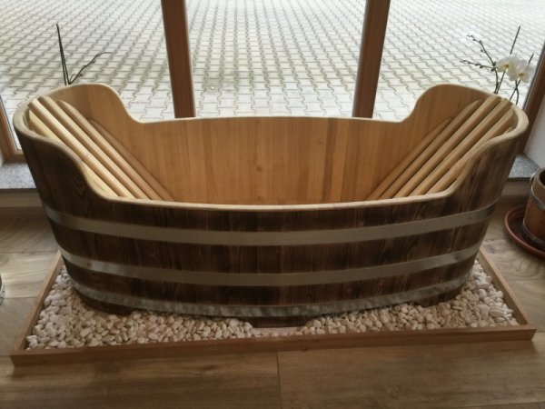 Romantika , Gartenbadewanne, Holzbadewanne, Liegebadewanne, Holzwanne, handgefertigte Holzbadewannen, 2 Personen